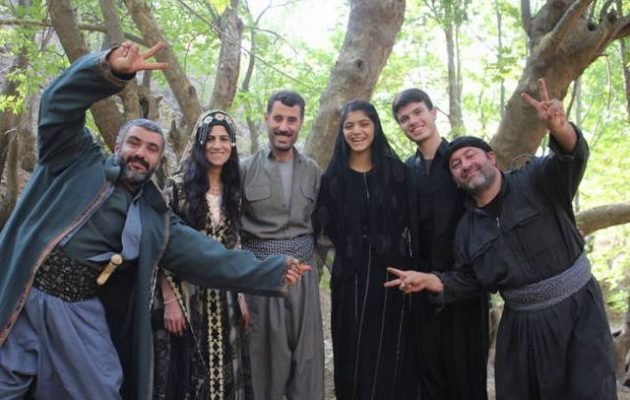Κούρδοι του PKK παίζουν την «Αντιγόνη» του Σοφοκλή όσο οι Τούρκοι τους βομβαρδίζουν - Φωτογραφία 1