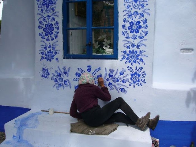 90χρονη Τσέχα γιαγιά μετατρέπει χωριό σε έργο τέχνης [photos] - Φωτογραφία 8