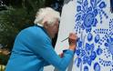 90χρονη Τσέχα γιαγιά μετατρέπει χωριό σε έργο τέχνης [photos]