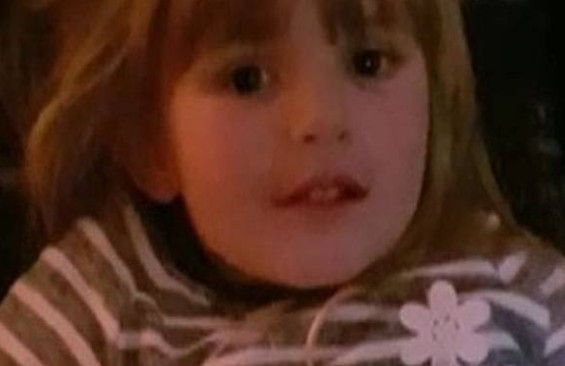 Γερμανία: Αγωνιώδης αναζήτηση για 4χρονη που εμφανίζεται σε βίντεο να κακοποιείται  R - Φωτογραφία 1