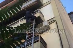 Λαμία: Θρίλερ στο κέντρο της πόλης για τη διάσωση γυναίκας [photos]