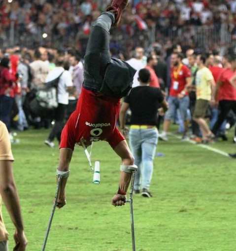 Η φωτογραφία του οπαδού της Αιγύπτου που συγκλόνισε! - Φωτογραφία 2