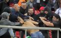 Σοκαριστικό βίντεο με τον ξυλοδαρμό οπαδού στον αγώνα της Εθνικής Ελλάδας επειδή φορούσε φανέλα του Παναθηναϊκού! - Φωτογραφία 5