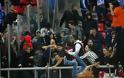 Σοκαριστικό βίντεο με τον ξυλοδαρμό οπαδού στον αγώνα της Εθνικής Ελλάδας επειδή φορούσε φανέλα του Παναθηναϊκού! - Φωτογραφία 6