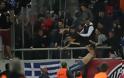 Σοκαριστικό βίντεο με τον ξυλοδαρμό οπαδού στον αγώνα της Εθνικής Ελλάδας επειδή φορούσε φανέλα του Παναθηναϊκού! - Φωτογραφία 7