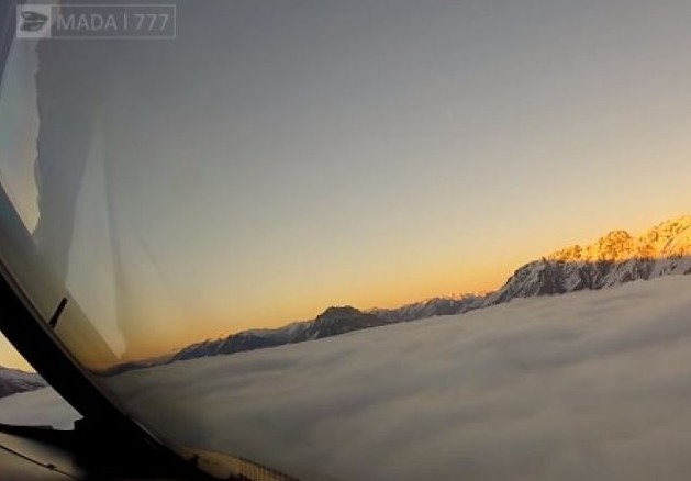 Απίστευτη προσγείωση μέσα από σύννεφα [video] - Φωτογραφία 1