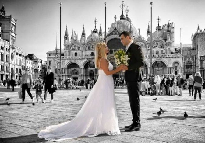 Από τα Χανιά στη Βενετία… Παραμυθένιος γάμος για την Έλβη Στασσίνου – Επόμενος στόχος η Βουλή [photos] - Φωτογραφία 1