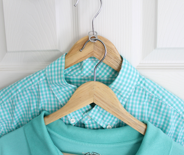 9 έξυπνοι τρόποι να μαζέψετε τα καλοκαιρινά ρούχα χωρίς να πιάνουν χώρο [video] - Φωτογραφία 4