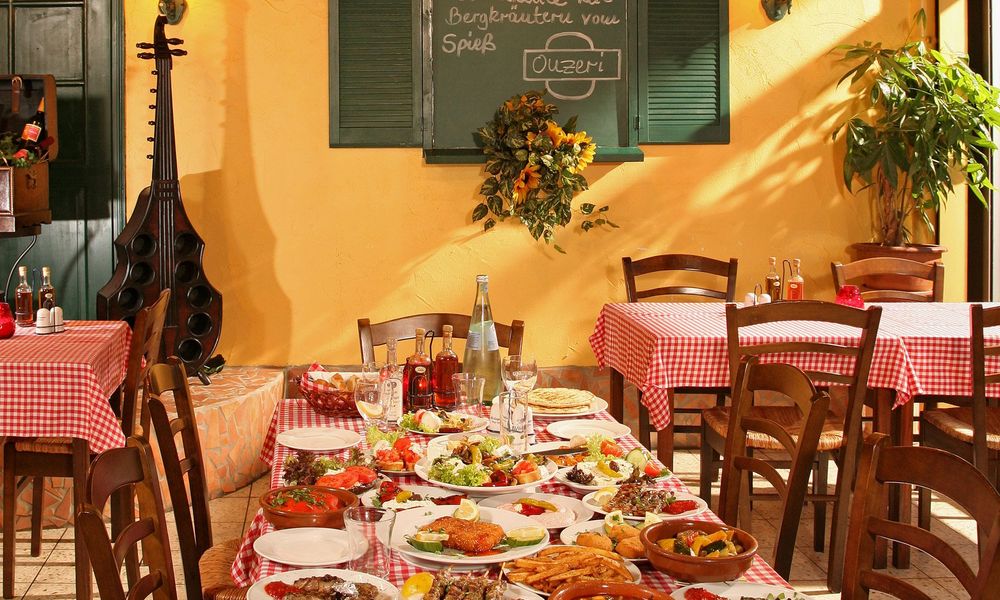 Οι Γερμανοί ακροδεξιοί (AfD) ήθελαν «να το γιορτάσουν» σε ελληνικό εστιατόριο - Φωτογραφία 1