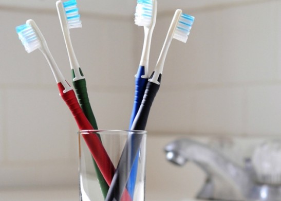 Το σημαντικό λάθος που κάνουν οι περισσότεροι με την οδοντόβουρτσα - Φωτογραφία 1