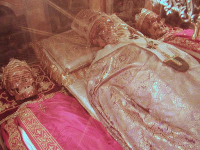 The Finding of the Relics of Saints Gervasios and Protasios by Saint Ambrose of Milan - Φωτογραφία 2