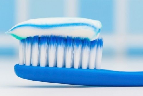 Πώς να φτιάξετε την πιο αποτελεσματική σπιτική οδοντόκρεμα - Φωτογραφία 1