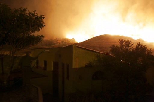 Πύρινη κόλαση στην Πορτογαλία: Ξέσπασαν 440 πυρκαγιές σε 24 ώρες -3 νεκροί - Φωτογραφία 5