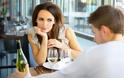 5 μικρά ψέματα που κάθε γυναίκα λέει στο πρώτο ραντεβού!