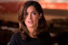 H Salma Hayek σε βοηθάει να μην το βάζεις κάτω