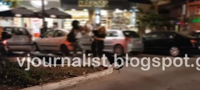 Απίστευτο βίντεο: Μπουνιές και κλωτσιές αντάλλαξαν δύο γυναίκες στη μέση του δρόμου στη Θεσσαλονίκη - Φωτογραφία 1