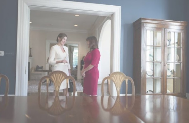 Οι πανάκριβες γόβες της Μπέτυς Μπαζιάνα, που φόρεσε στον Λευκό Οίκο και έριξε το διαδίκτυο [photos] - Φωτογραφία 7