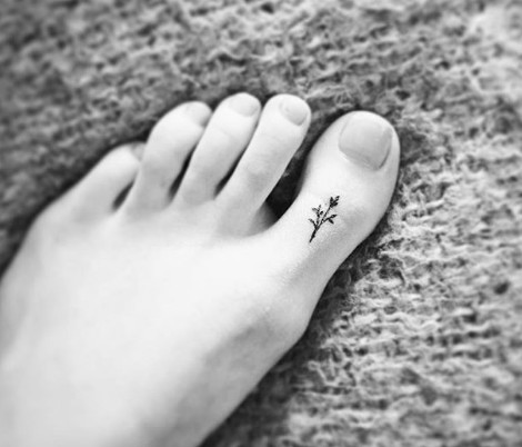 Μικροσκοπικά τατουάζ που μπορείς να κάνεις στα δάχτυλα των ποδιών σου - Φωτογραφία 6