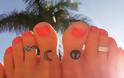 Μικροσκοπικά τατουάζ που μπορείς να κάνεις στα δάχτυλα των ποδιών σου - Φωτογραφία 1