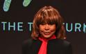 Σπάνια δημόσια εμφάνιση για την 77χρονη Tina Turner - Φωτογραφία 2