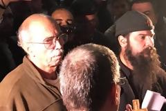 Ξύλο στη Θεσσαλονίκη για την «Ώρα του Διαβόλου» – Ντου από Ιερό Λόχο και πάτερ Κλεομένη