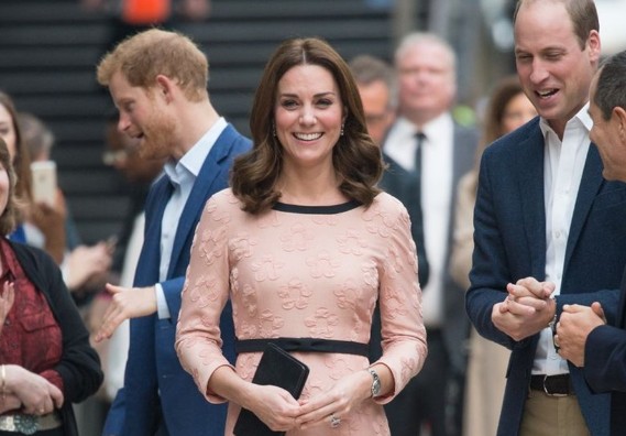 Kate Middleton: Τελικά πόσων μηνών έγκυος είναι; - Φωτογραφία 1