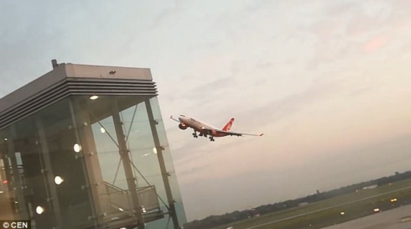 Σάλος στη Γερμανία από την επικίνδυνη αποχαιρετιστήρια μανούβρα πιλότου που μετέφερε 200 επιβάτες - Φωτογραφία 1