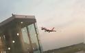 Σάλος στη Γερμανία από την επικίνδυνη αποχαιρετιστήρια μανούβρα πιλότου που μετέφερε 200 επιβάτες