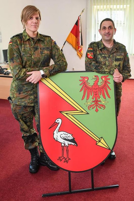 Τρανσέξουαλ αναλαμβάνει τη διοίκηση μονάδας του γερμανικού στρατού - Φωτογραφία 2