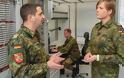Τρανσέξουαλ αναλαμβάνει τη διοίκηση μονάδας του γερμανικού στρατού