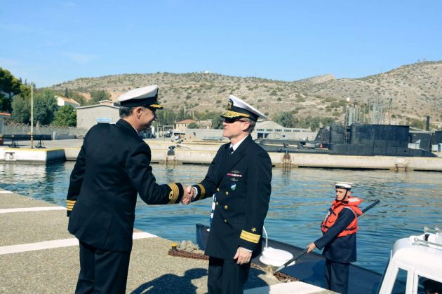 Πρωτοφανές: Ο διοικητής του ΝΑΤΟ στο περισκόπιο του υποβρυχίου «ΠΙΠΙΝΟΣ» σε βολή τορπίλης με «κατεύθυνση» τουρκικό στόλο - Φωτογραφία 7