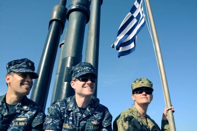 Πρωτοφανές: Ο διοικητής του ΝΑΤΟ στο περισκόπιο του υποβρυχίου «ΠΙΠΙΝΟΣ» σε βολή τορπίλης με «κατεύθυνση» τουρκικό στόλο - Φωτογραφία 8