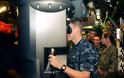 Πρωτοφανές: Ο διοικητής του ΝΑΤΟ στο περισκόπιο του υποβρυχίου «ΠΙΠΙΝΟΣ» σε βολή τορπίλης με «κατεύθυνση» τουρκικό στόλο - Φωτογραφία 1