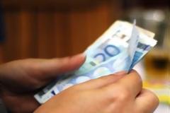 Την Παρασκευή η καταβολή του επιδόματος Αλληλεγγύης