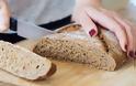 Τόσα χρόνια κόβαμε λάθος το ψωμί - Ο πιο πρακτικός τρόπος [video]