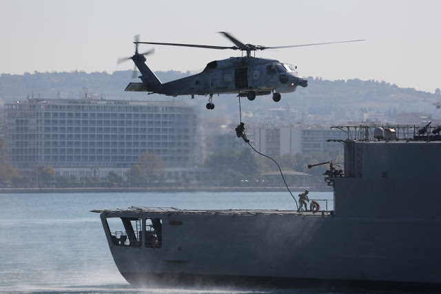 ΥΠΕΘΑ - ΑΝΑΚΟΙΝΩΣΗ ΤΥΠΟΥ ΓΕΝ -Παρασημοφόρηση της Πολεμικής Σημαίας του Θ/Κ «Γ. ΑΒΕΡΩΦ» - Επίδειξη Μονάδων του Πολεμικού Ναυτικού - Φωτογραφία 17