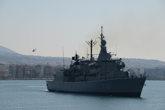Η πολιτική και στρατιωτική ηγεσία του ΥΠΕΘΑ στις εορταστικές εκδηλώσεις στη Θεσσαλονίκη - Φωτογραφία 12