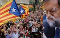 Πανηγυρίζουν στην Καταλονία που ανακήρυξε την ανεξαρτησία της. Προβληματισμός στην Ευρώπη - Δείτε LIVE