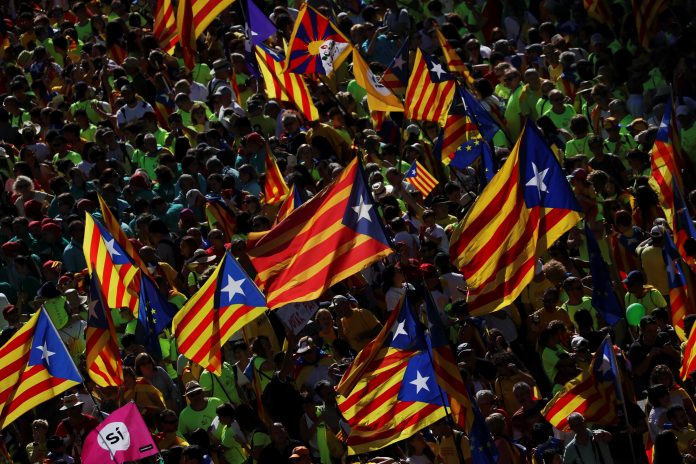 Η Καταλονία κήρυξε την ανεξαρτησία της -Αντιδρά η Μαδρίτη - Φωτογραφία 1