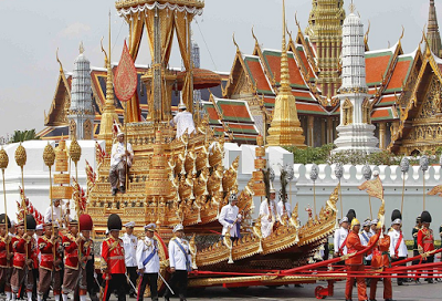 Η Ταϊλάνδη θρηνεί και ξοδέυει 100εκ. δολάρια για την κηδεία του βασιλιά της - Φωτογραφία 3