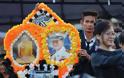 Η Ταϊλάνδη θρηνεί και ξοδέυει 100εκ. δολάρια για την κηδεία του βασιλιά της - Φωτογραφία 4