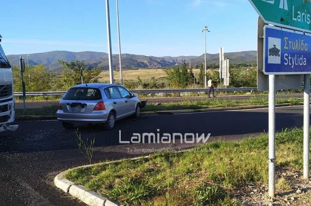 Κόμβος Αγ. Μαρίνας: Οδηγός φορτηγού τυφλώθηκε από τον ήλιο και συγκρούστηκε με Ι.Χ .- Στο νοσοκομείο η οδηγός και η κόρη της [photos] - Φωτογραφία 6