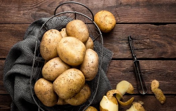5 απίστευτα οφέλη που έχουν οι φλούδες της πατάτας - Φωτογραφία 1