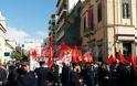Πάτρα: Στο τέλος της παρέλασης μέλη του ΚΚΕ - Φωνάζουν συνθήματα για τα πυρηνικά στον Άραξο [photos+video]