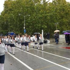 Υπό βροχή ολοκληρώθηκε η παρέλαση στα Τρίκαλα - Φωτογραφία 6