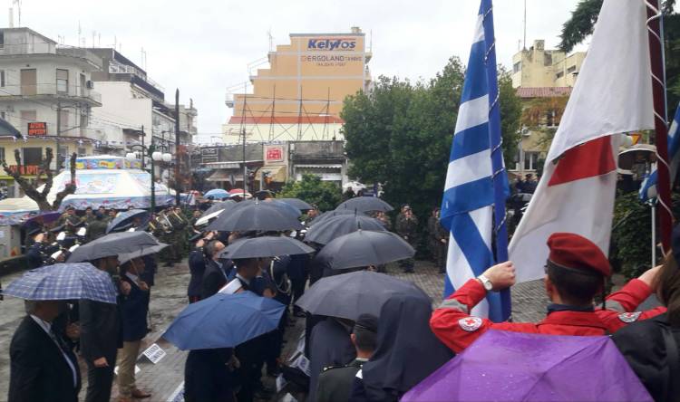 Υπο βροχή ο εορτασμός της 28ης Οκτωβρίου στην Ξάνθη - Φωτογραφία 10