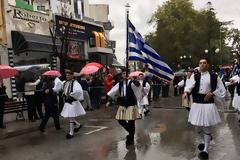 Υπό βροχή ο εορτασμός της 28ης Οκτωβρίου - Χιόνια στην ορεινή Ξάνθη [photos]
