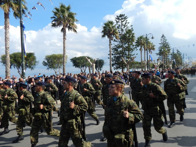 Φωτό από τη Στρατιωτική παρέλαση στην ΚΩ - Φωτογραφία 10