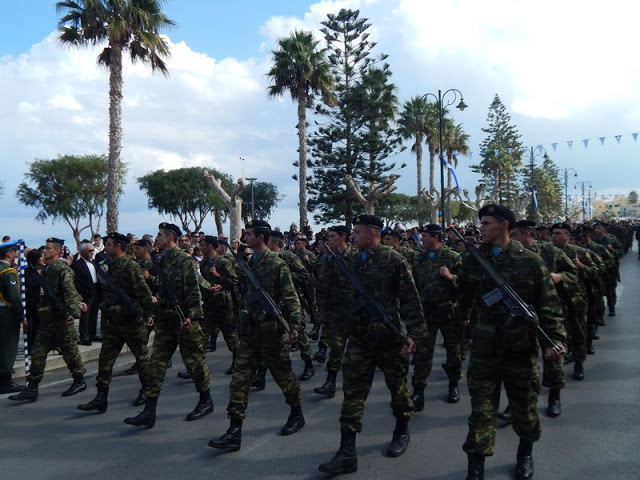 Φωτό από τη Στρατιωτική παρέλαση στην ΚΩ - Φωτογραφία 14
