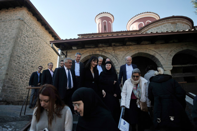 Παροξυσμός στα Μετέωρα για μία φωτογραφία με την Κουντουρά - Φωτογραφία 4